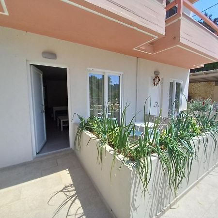 Barbara Luxury Suites Sívota Екстериор снимка
